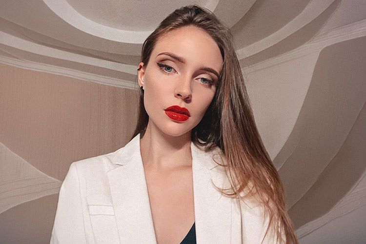 V-Guide Elizabeth cover 2 V-Guide Elizabeth cover 2